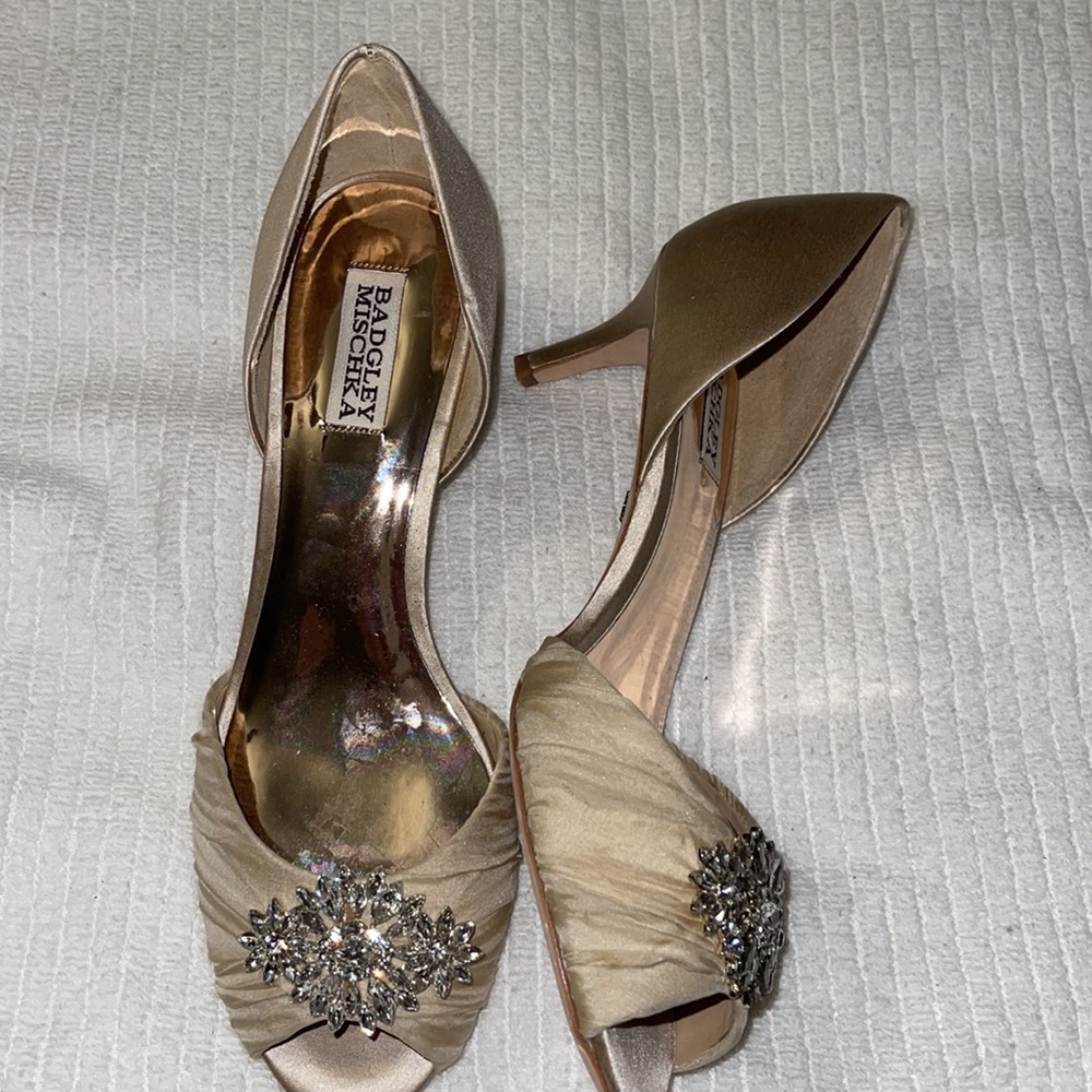 Badgley Mischka Embellished peep toe pumps